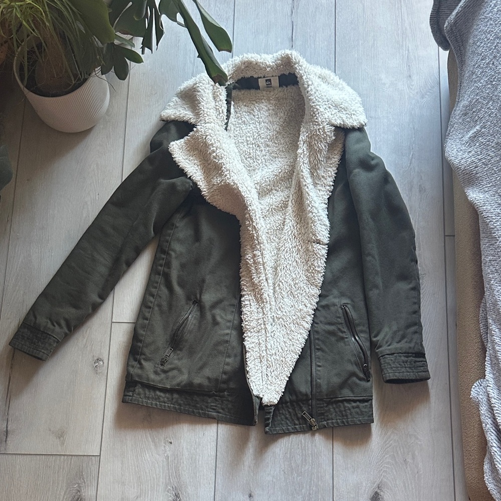 Olive Green Sherpa Lined Jacket by Quiksilver // Size XS